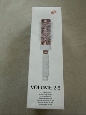 NEW in box T3 Volume 2.5 Round Professional Ceramic-coated Brush